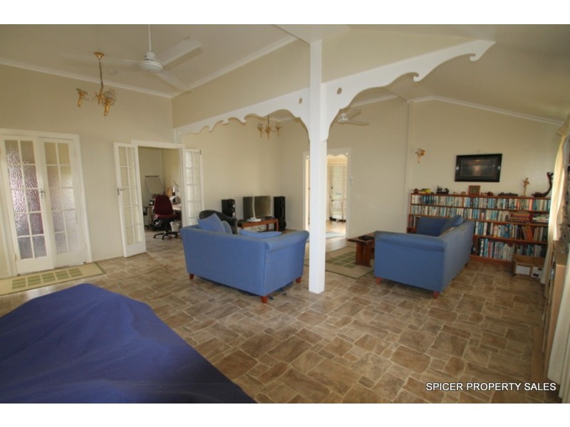 24 Murray Street, Tully QLD 4854