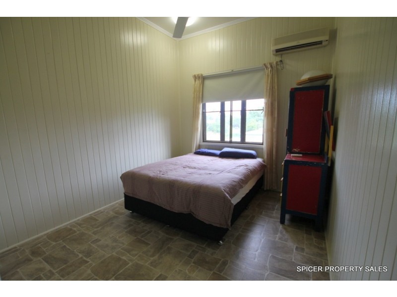 24 Murray Street, Tully QLD 4854