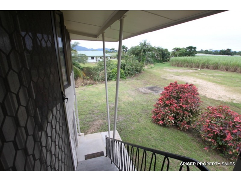 24 Murray Street, Tully QLD 4854