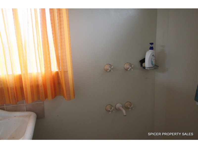 24 Murray Street, Tully QLD 4854