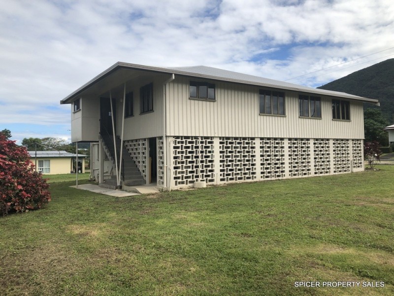 24 Murray Street, Tully QLD 4854