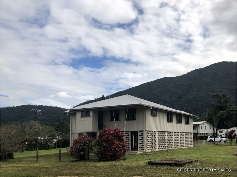 24 Murray Street, Tully QLD 4854