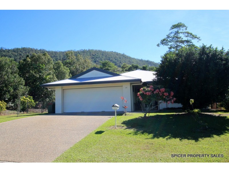 25 Pease Street, Tully QLD 4854