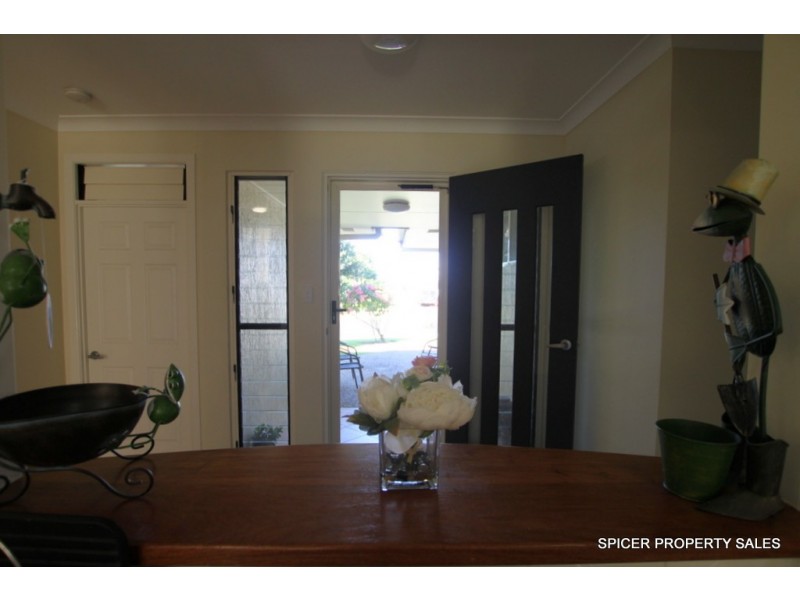 25 Pease Street, Tully QLD 4854