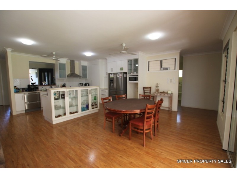 25 Pease Street, Tully QLD 4854