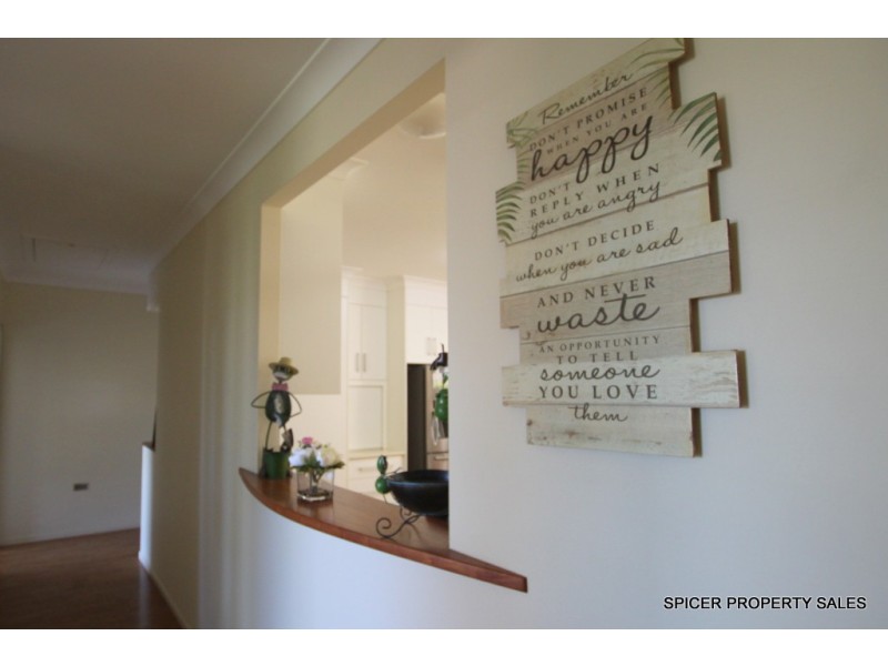 25 Pease Street, Tully QLD 4854