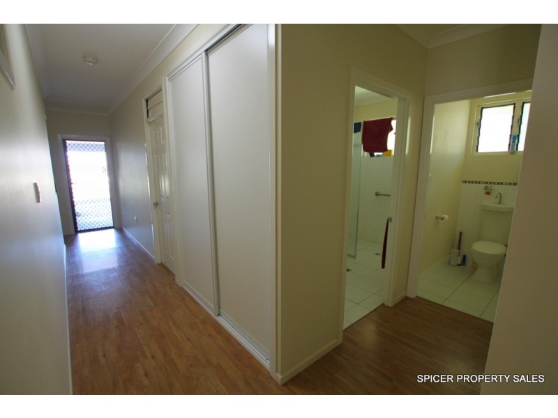 25 Pease Street, Tully QLD 4854