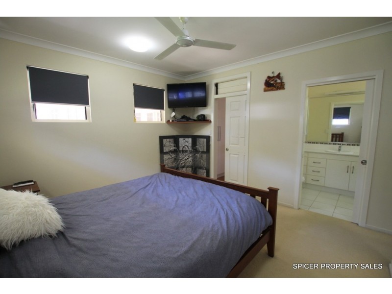 25 Pease Street, Tully QLD 4854