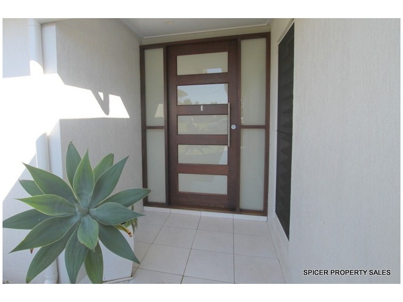 35 Buccaneer Street, South Mission Beach QLD 4852