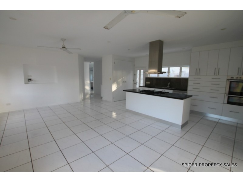 35 Buccaneer Street, South Mission Beach QLD 4852