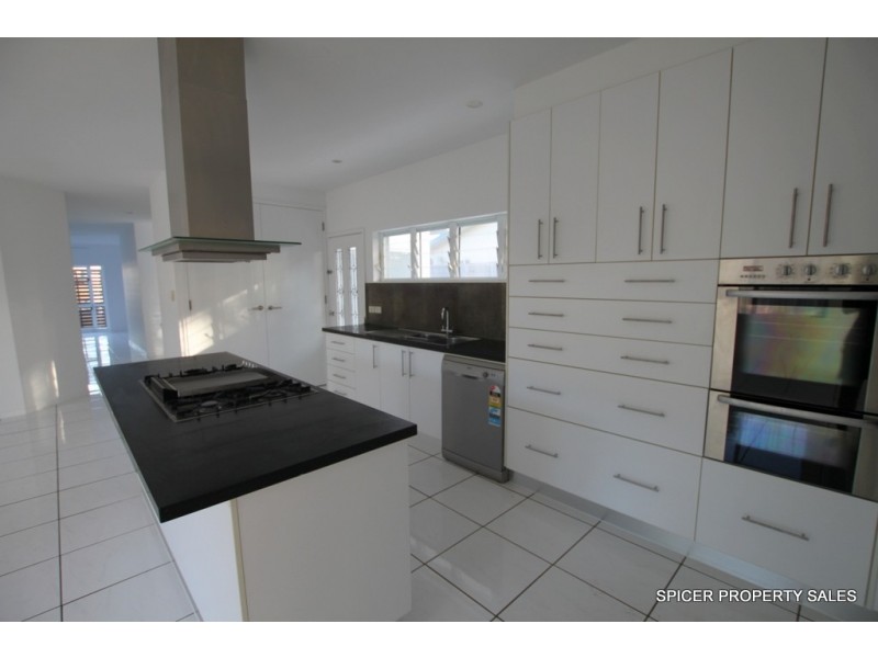 35 Buccaneer Street, South Mission Beach QLD 4852