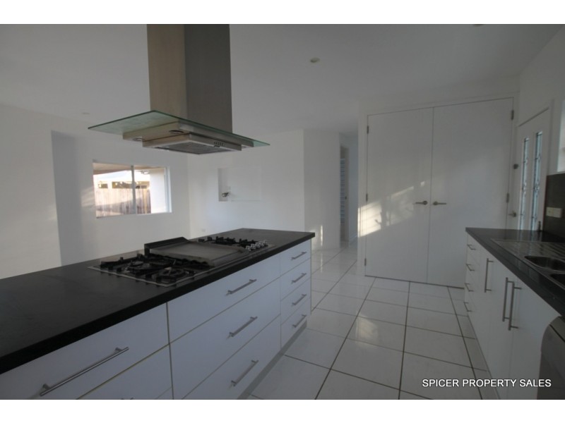 35 Buccaneer Street, South Mission Beach QLD 4852