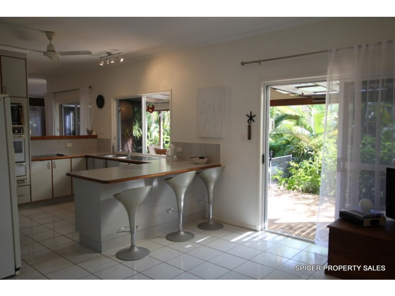 30 Cutten Street, Bingil Bay QLD 4852