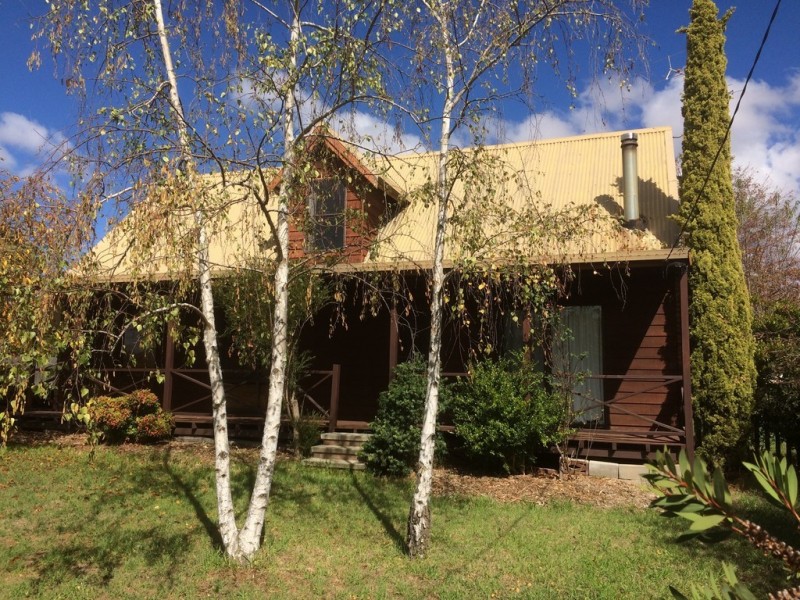 30 Dumaresq Street, Uralla NSW 2358