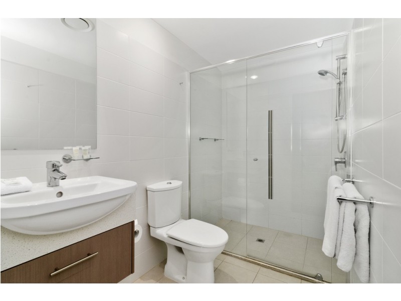 2/2114 Activa way, Hope Island QLD 4212