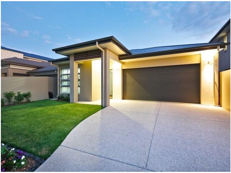 10 South Quay Drive, Biggera Waters QLD 4216