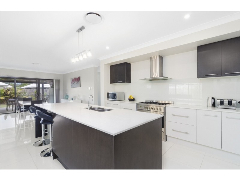 9 Falkener Street, Maudsland QLD 4210