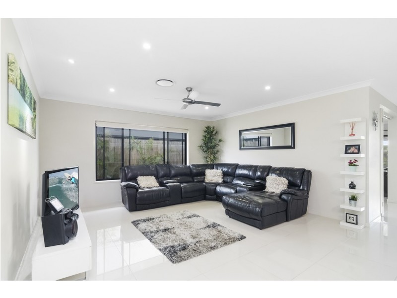 9 Falkener Street, Maudsland QLD 4210