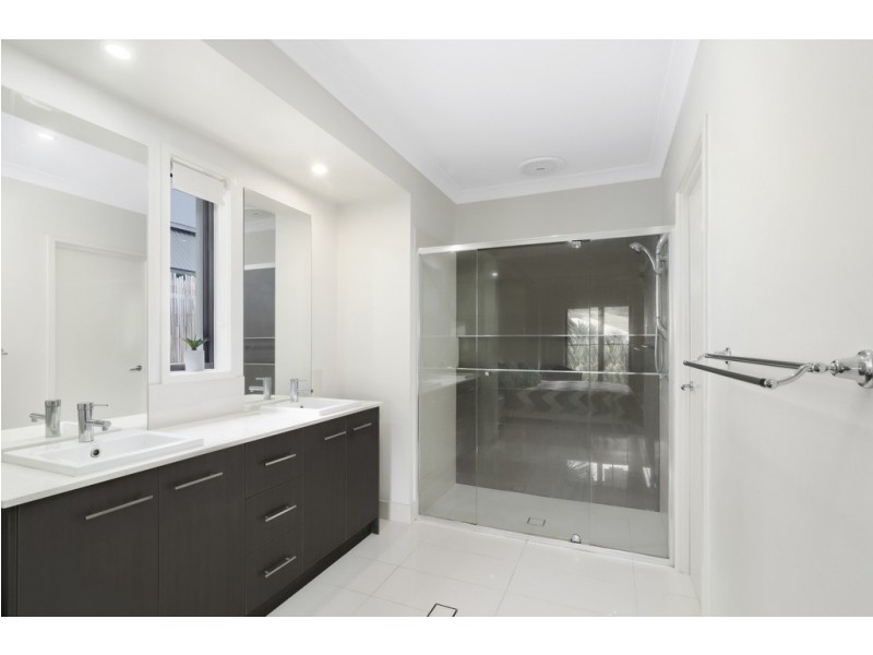 9 Falkener Street, Maudsland QLD 4210