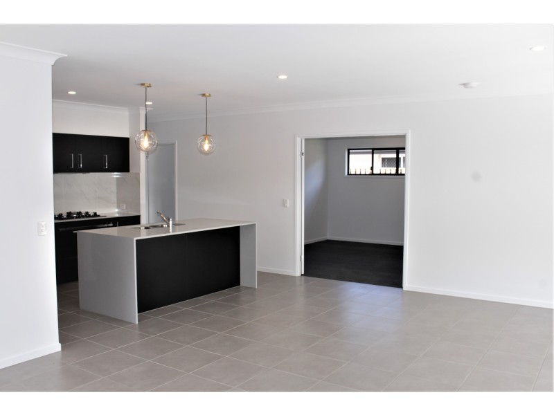 761 Stoneyway, Maudsland QLD 4210