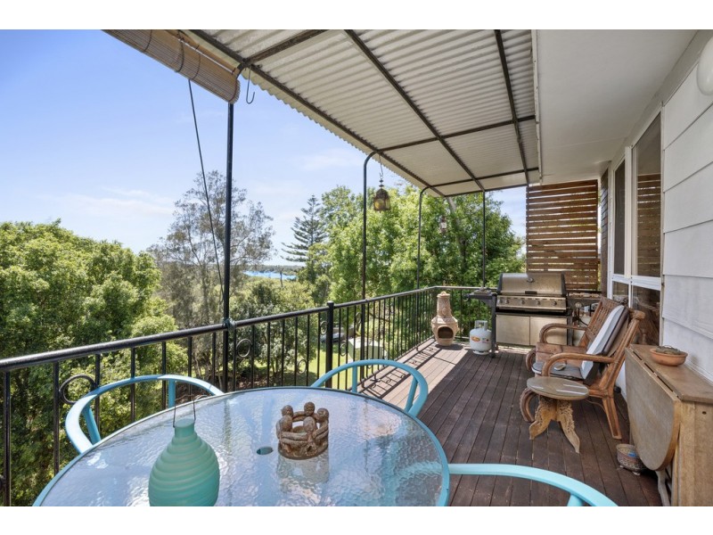 27 Hibiscus Parade, Banora Point NSW 2486
