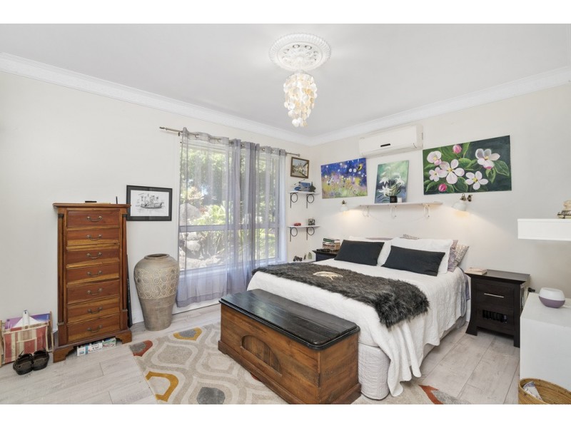 27 Hibiscus Parade, Banora Point NSW 2486