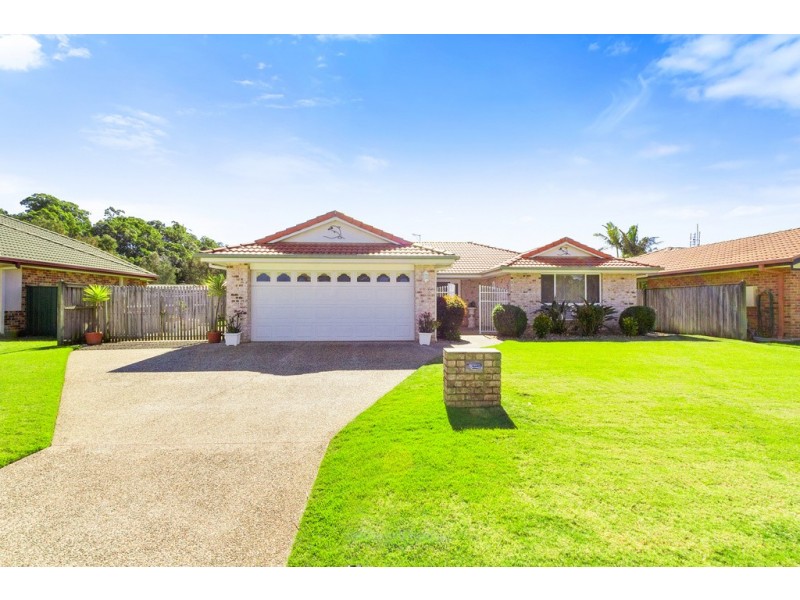 8 Reid Place, Banora Point NSW 2486