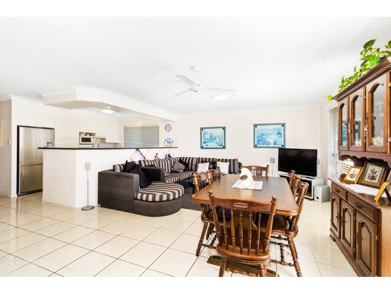 8 Reid Place, Banora Point NSW 2486