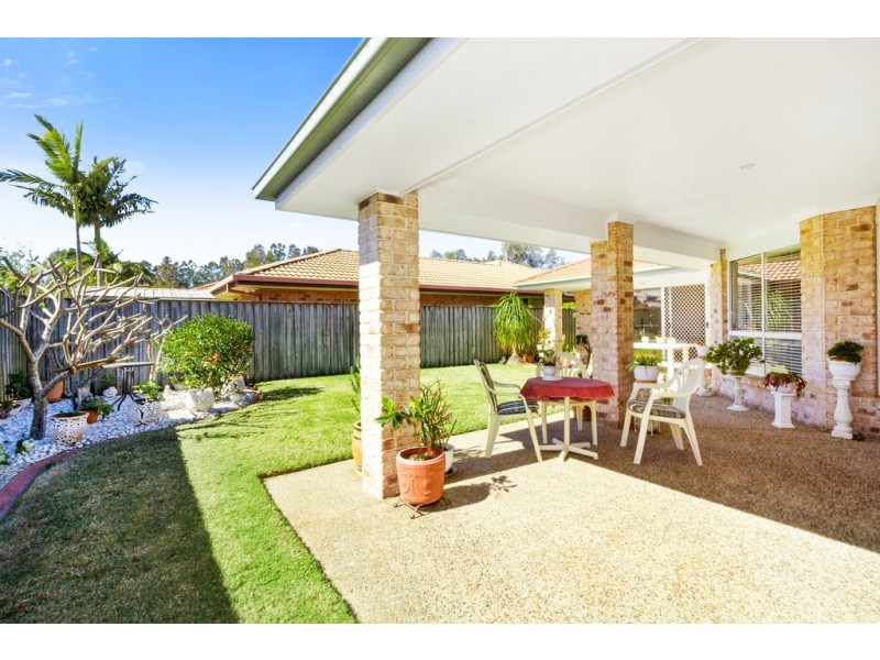 8 Reid Place, Banora Point NSW 2486