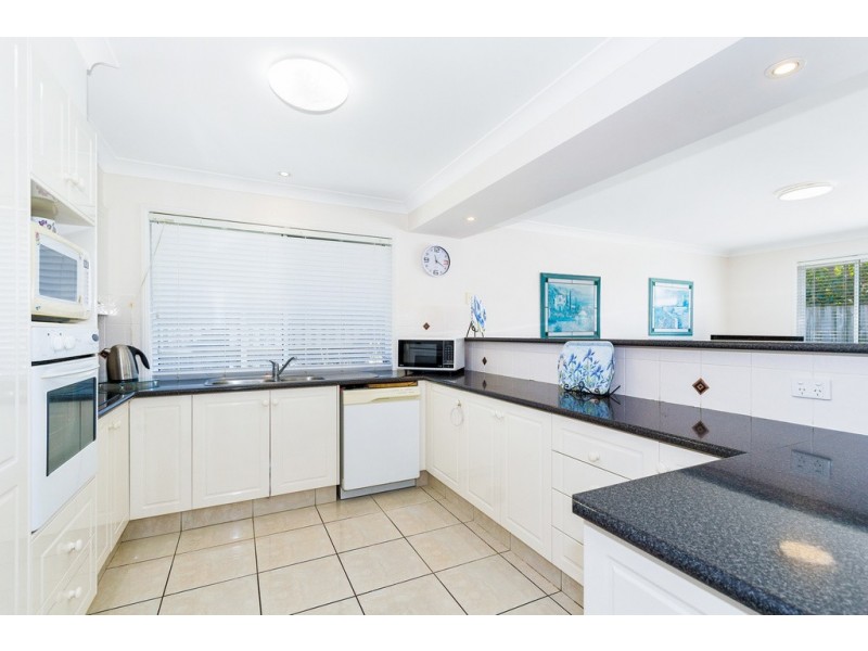 8 Reid Place, Banora Point NSW 2486