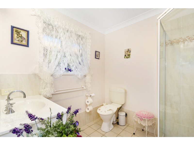 8 Reid Place, Banora Point NSW 2486