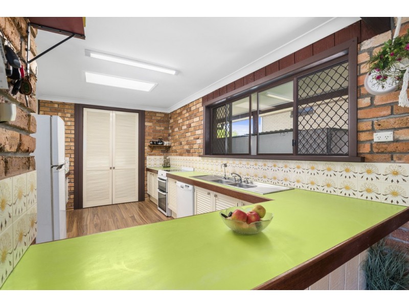 15 Bimbadeen Avenue, Banora Point NSW 2486