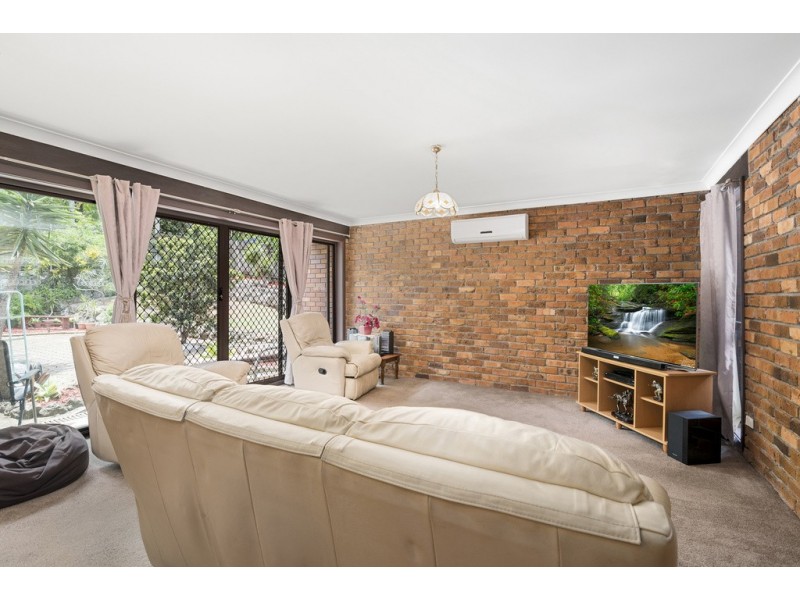 15 Bimbadeen Avenue, Banora Point NSW 2486