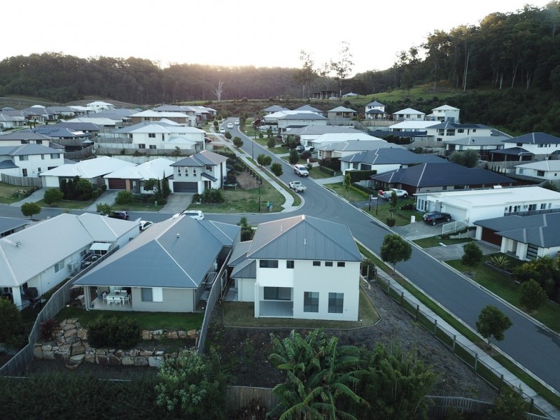 2 Hillstone Crescent, Maudsland QLD 4210