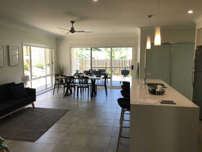 17 Stoneyway Avenue, Maudsland QLD 4210