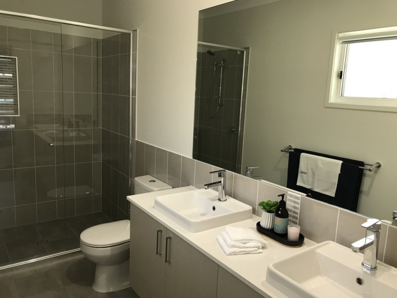 17 Stoneyway Avenue, Maudsland QLD 4210