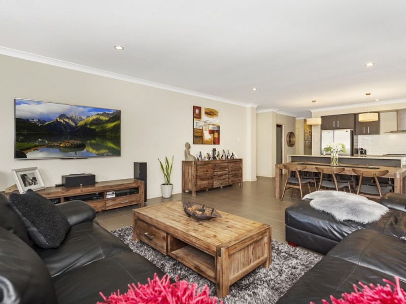 12 Homestead Circuit, Maudsland QLD 4210