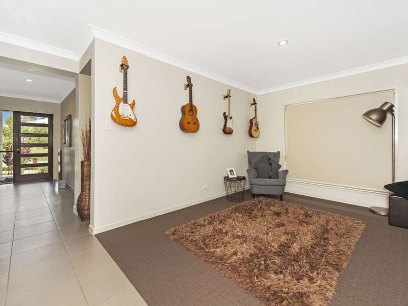 12 Homestead Circuit, Maudsland QLD 4210