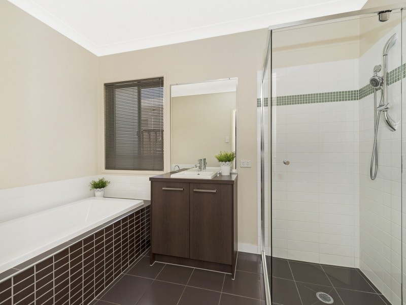 12 Homestead Circuit, Maudsland QLD 4210