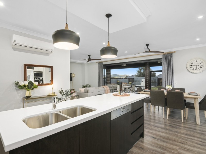 51 Mountain View Parade, Maudsland QLD 4210