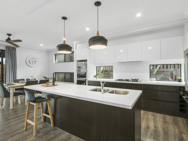 51 Mountain View Parade, Maudsland QLD 4210