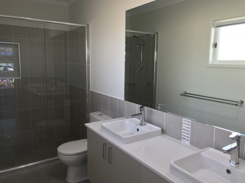 17 Stoneyway Avenue, Maudsland QLD 4210