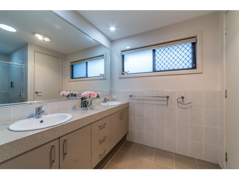 36 Waldorf place, Maudsland QLD 4210