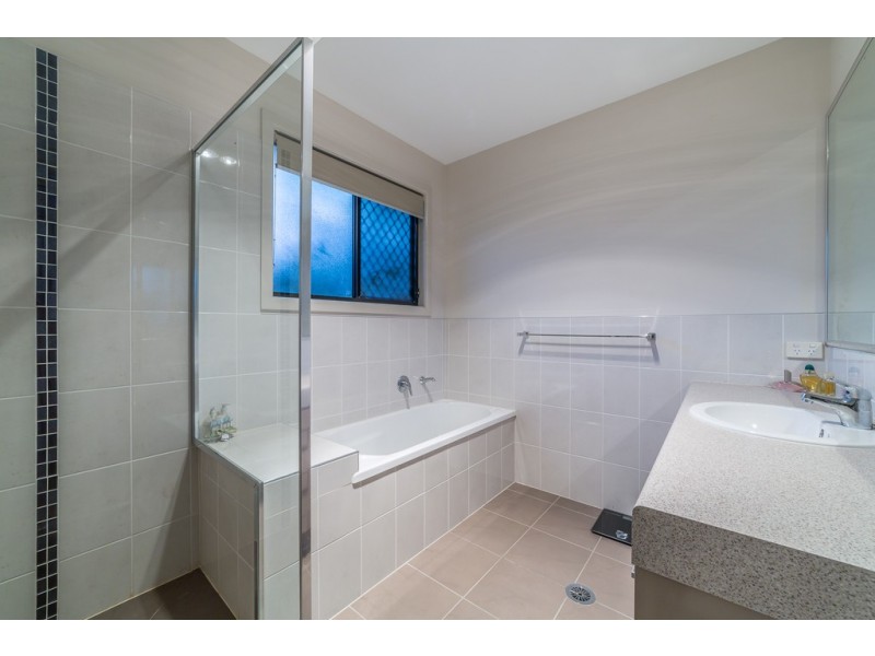 36 Waldorf place, Maudsland QLD 4210