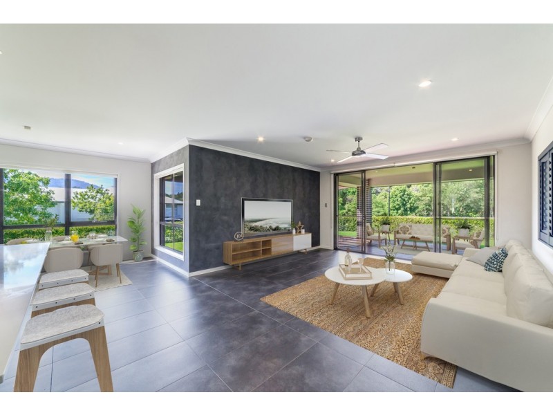 22 Plantation Crescent, Maudsland QLD 4210