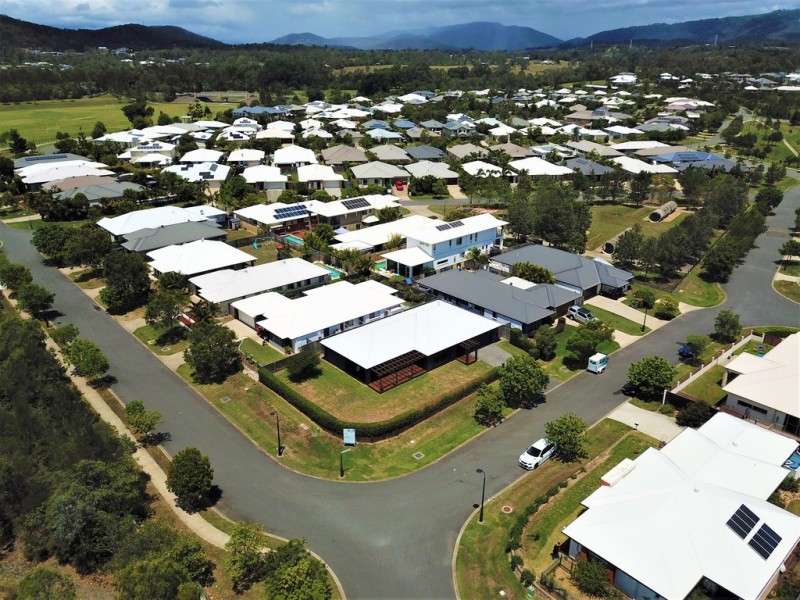 22 Plantation Crescent, Maudsland QLD 4210