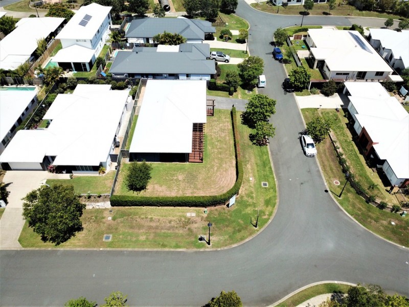 22 Plantation Crescent, Maudsland QLD 4210