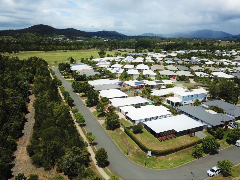 22 Plantation Crescent, Maudsland QLD 4210