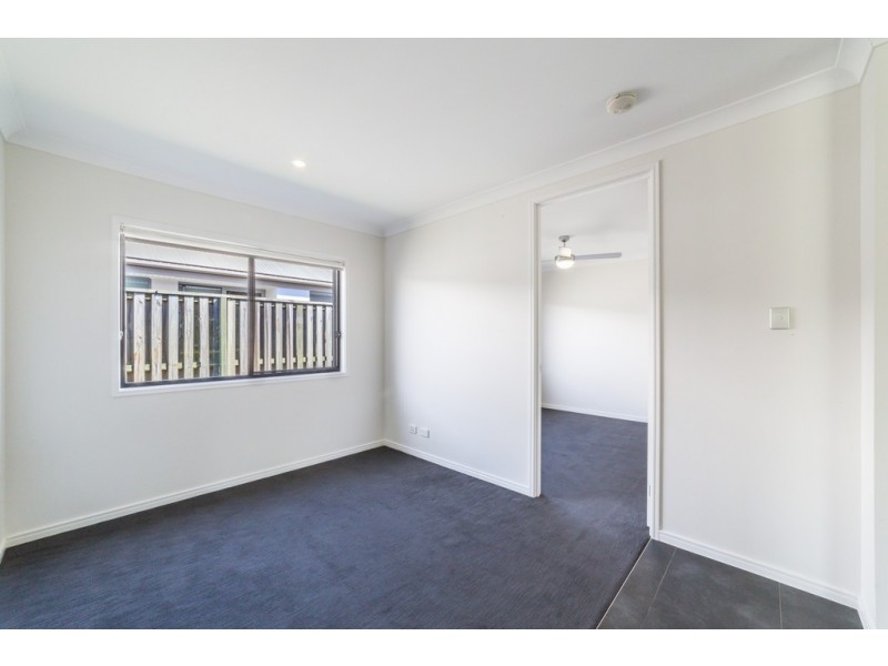 22 Plantation Crescent, Maudsland QLD 4210