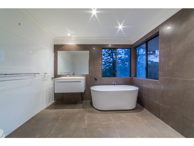 5 Woodland Drive, Reedy Creek QLD 4227